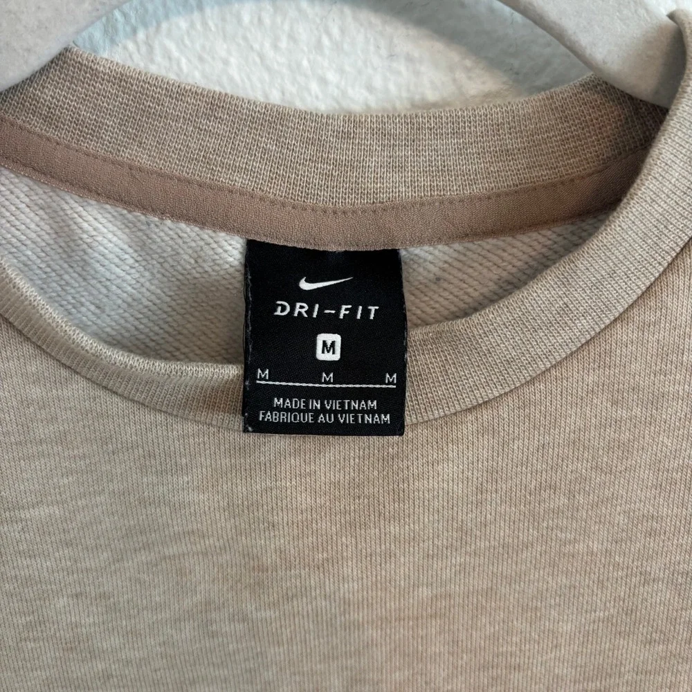 Nike Dri-FIT Tank Top Womens M Sleeveless Beige Athletic Workout Gym‎ Running